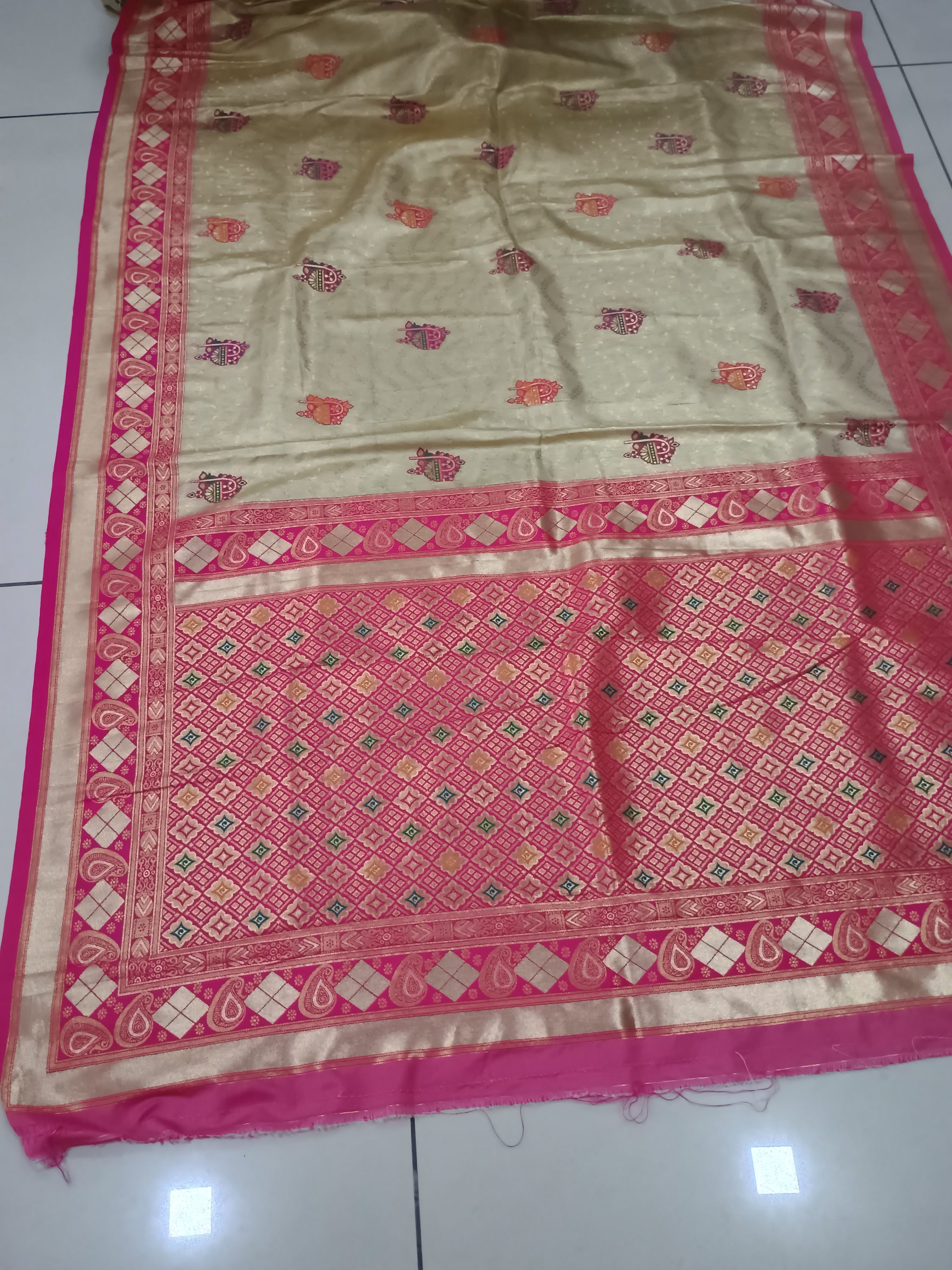 Soft Silk Saree With Blouse Piece