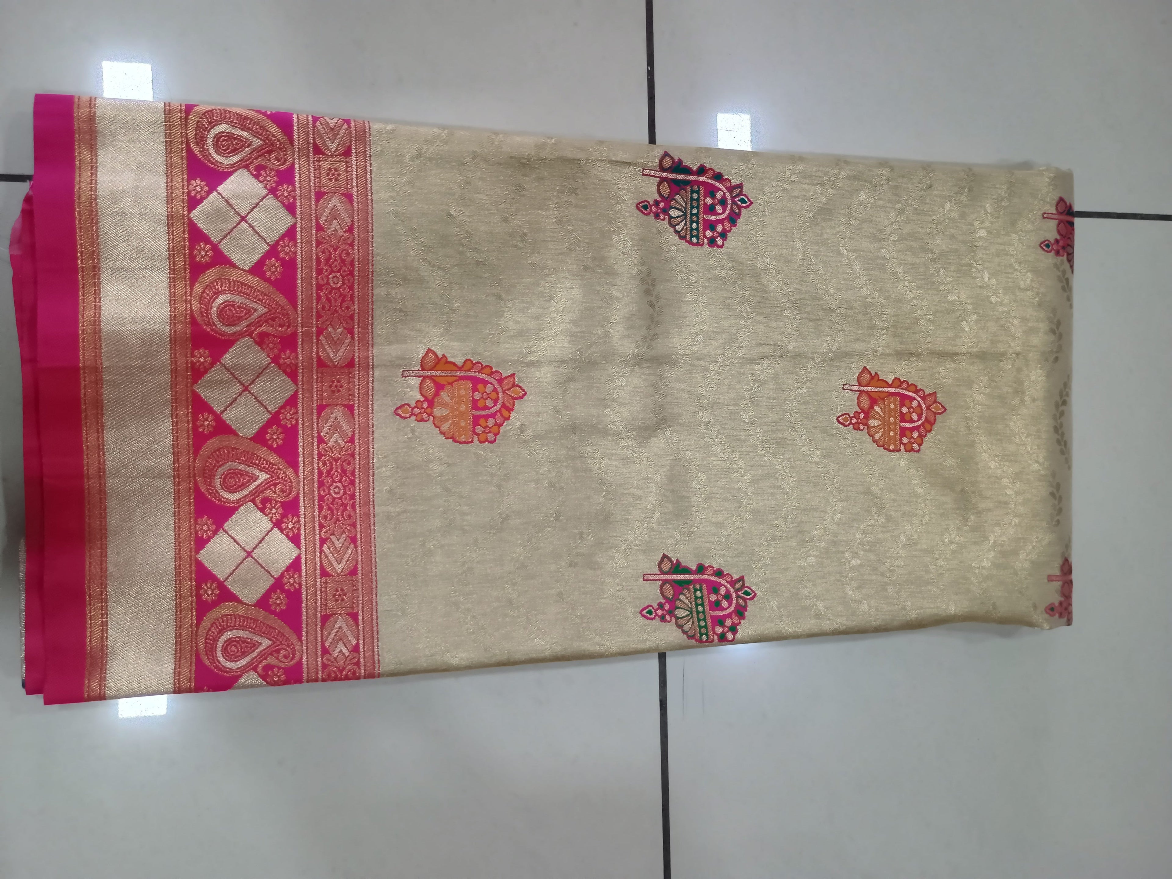Soft Silk Saree With Blouse Piece